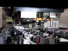 Συσκευή για τη στερέωση χώρου εκτύπωσης για την τυποποίηση φύλλου μετάλλου